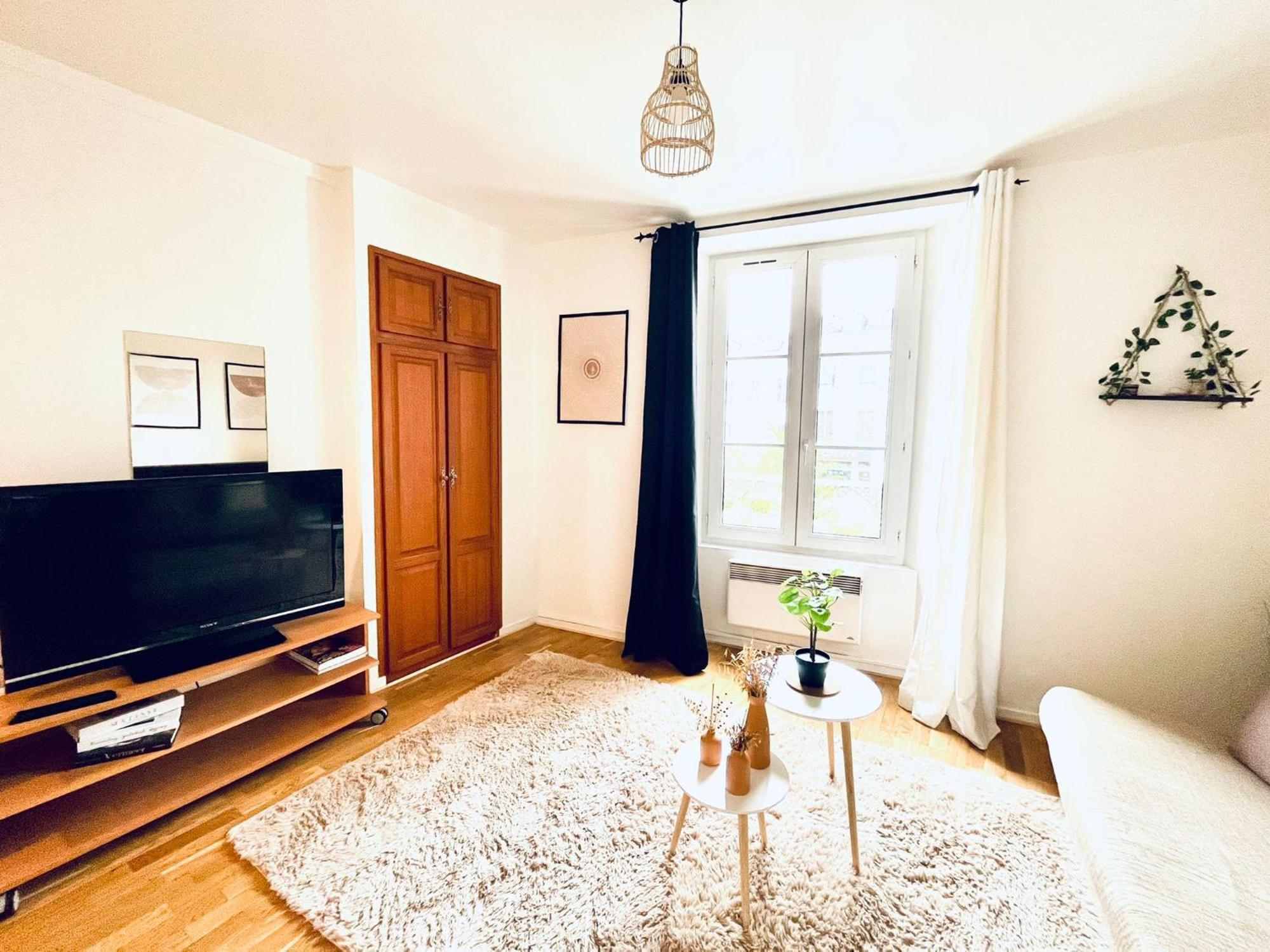 Apartment Cosy In The Center Of *